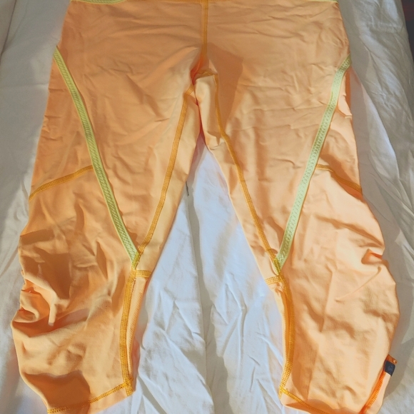 Lululemon orangish yellow leggings size 8 - Picture 1 of 5